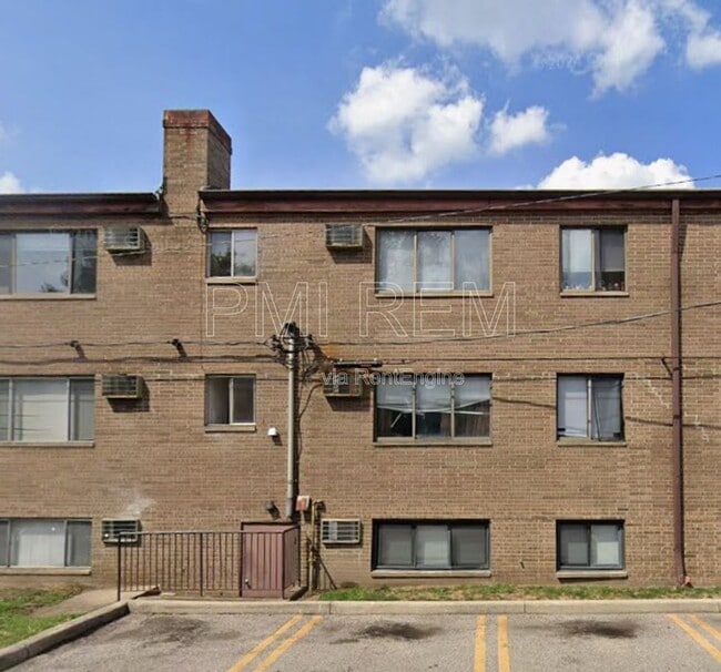 Building Photo - 14235 Triskett Rd Unit 101I