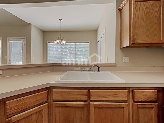 Photo - 2687 McGuire Dr NW