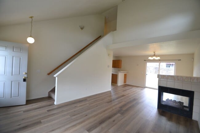 Photo - 7228 Waterman Way