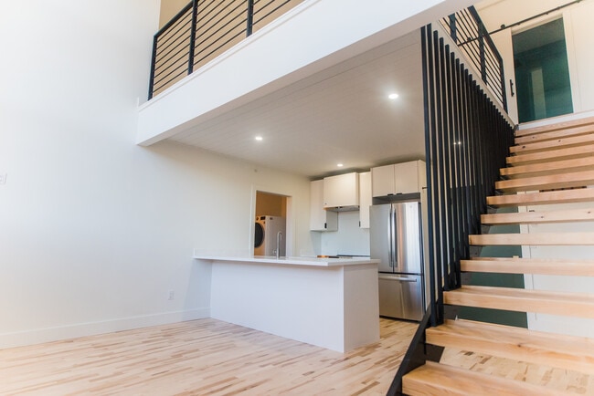 1 bed 1.5 bath 2-floor loft-style - 35 Laurel Ave Rental