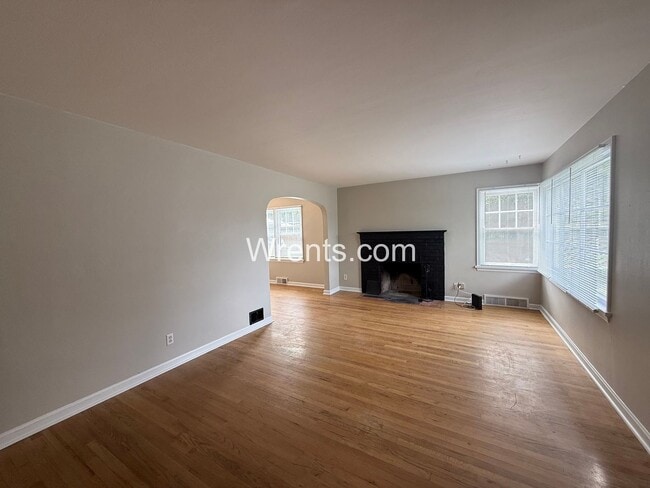 Photo - SPACIOUS 4-BEDROOM HOME WITH HUGE FENCED YARD – SPOKANE'S SOUTH HILL