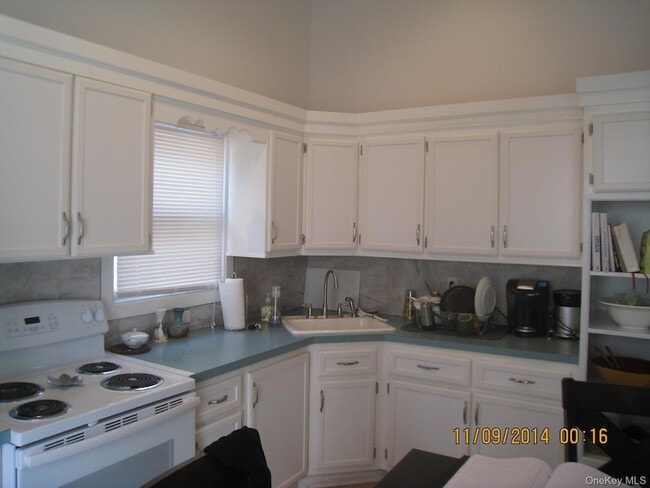 Photo - 82 California St