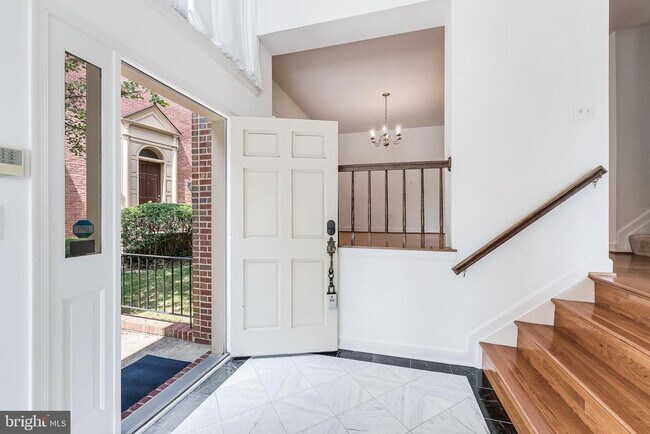 1443 Hampton Hill Cir