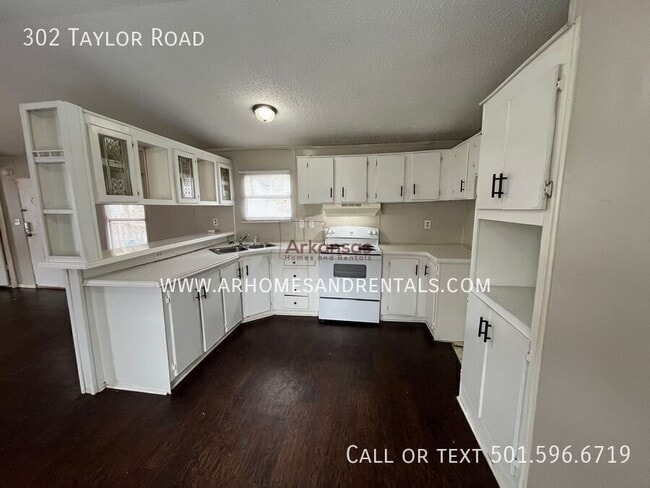 Photo - 302 Taylor Rd