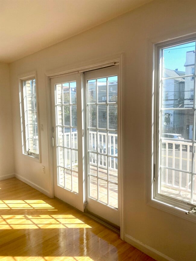 Photo - 525 Avenue A Unit 1