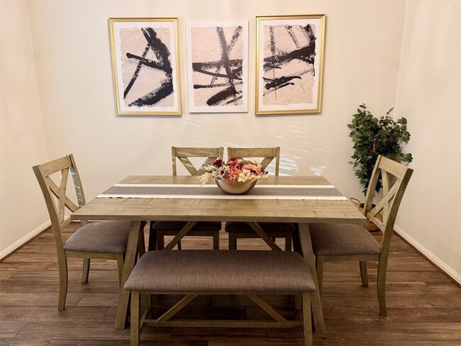 Photo - 142 E Spindle Tree Cir