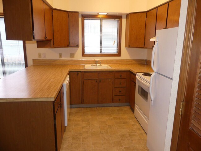 Photo - Wood Village End Unit Condo * Covered Park...