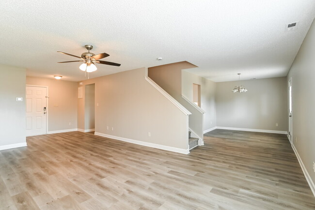 Photo - 4728 Aldersbrook Dr