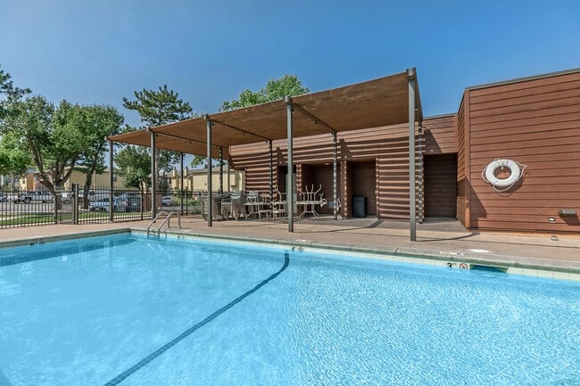 Quail Lakes Apartments