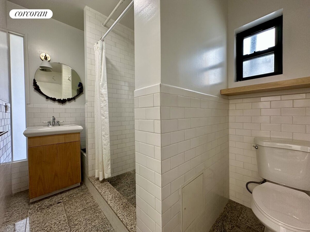 Photo - 435 S 5th St