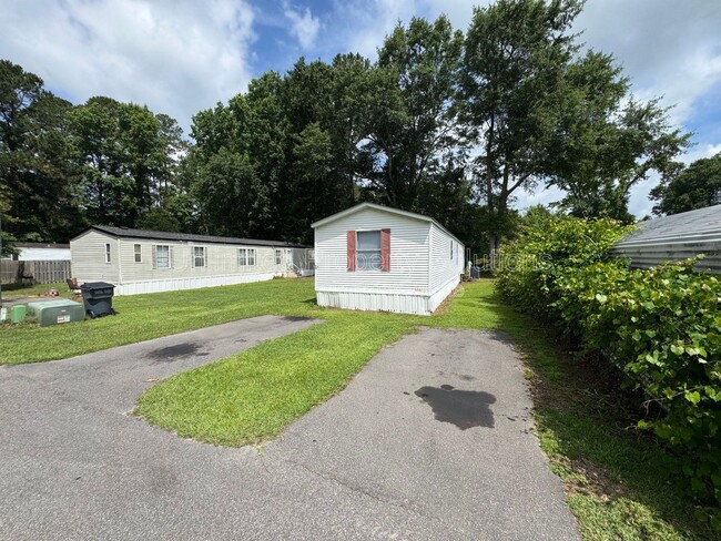 Building Photo - 9499 Wendi Dr NE