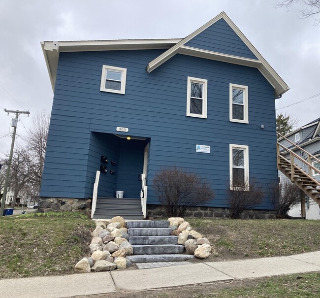 303 E Madison St Unit 1