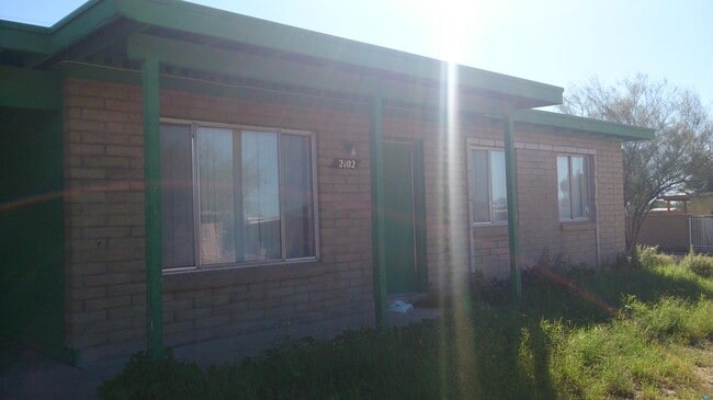 Building Photo - 2102 E Wedwick St Rental