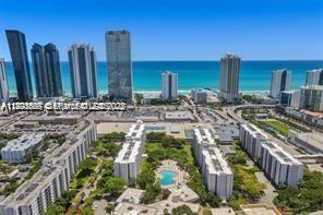 Building Photo - 17021 N Bay Rd Unit 123