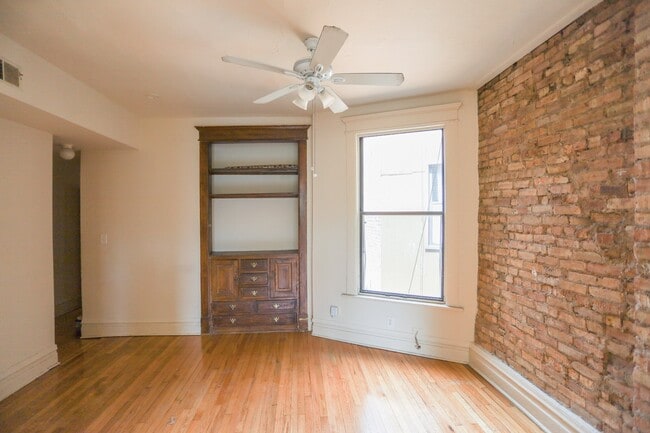 Photo - 840 W Cornelia Ave Unit 1