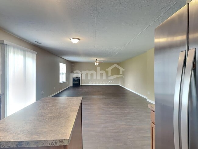 Photo - 10640 Standish Pl