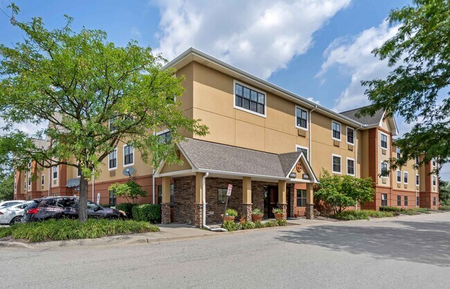 Furnished Studio-Chicago - Rolling Meadows