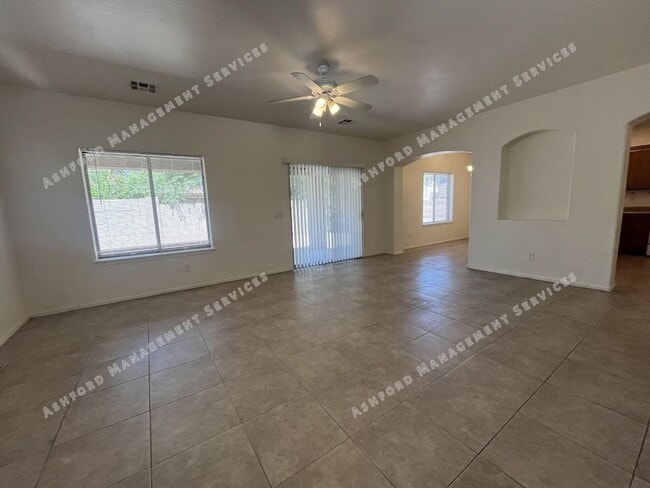 Photo - Spacious 3-Bedroom Plus Den in Prime Glend...