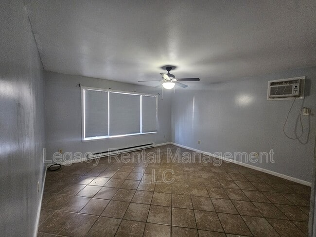 Photo - 107 -109 E Blaine St