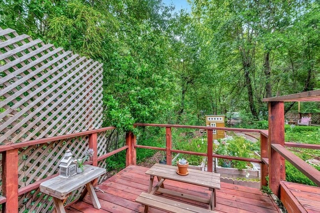 Building Photo - Picturesque, Pet Friendly, with Garage and... Rental