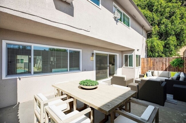 Photo - Huntington Villas