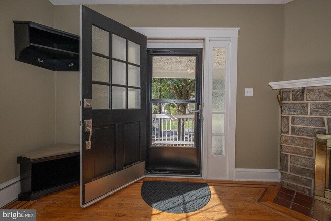 Photo - 17 E Turnbull Ave