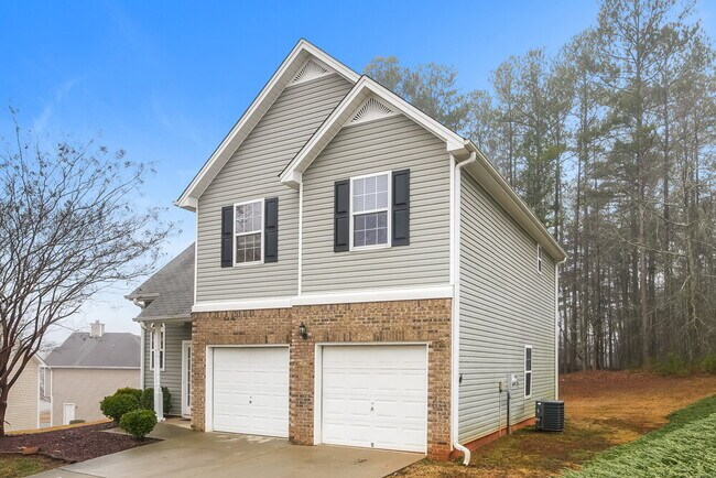 Photo - 202 Oakwood Pl