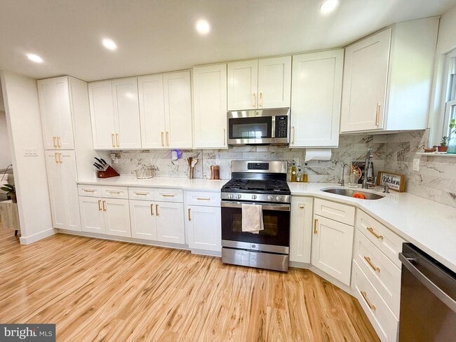 Photo - 3300 Johns Ct