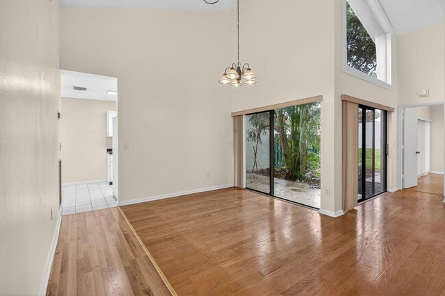 Photo - 6130 Aloma Ln