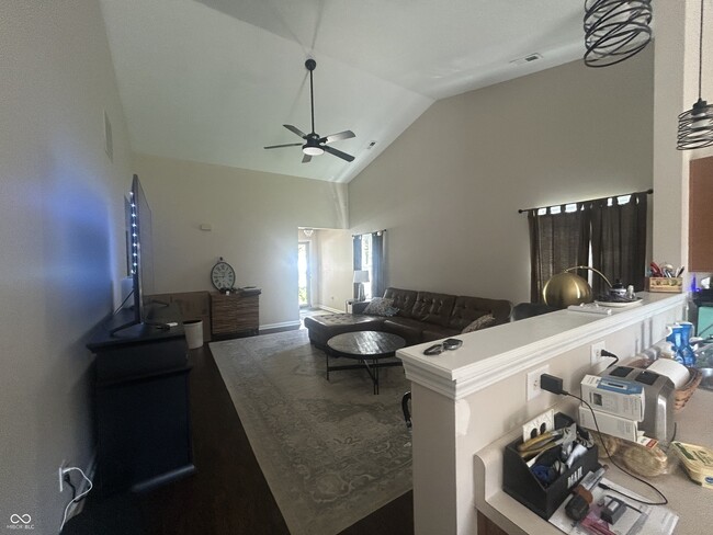 Photo - 720 Bluff Creek Dr