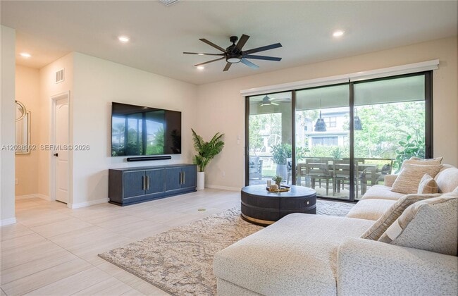 Photo - 4423 Spruce Ln