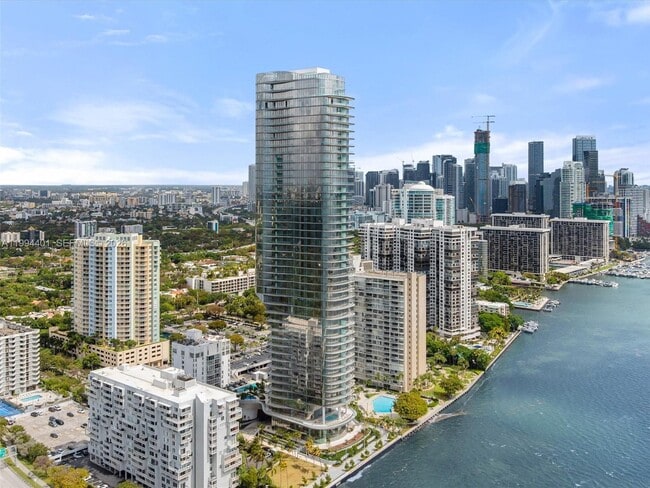 Photo - 175 25 Unidad 502