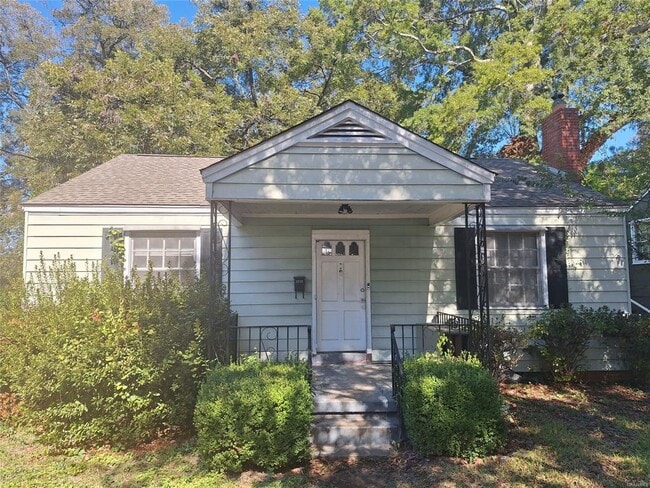 Photo - 2215 E 2nd St