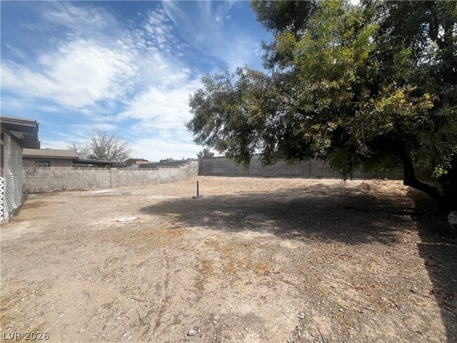 Photo - 6311 Newville Ave