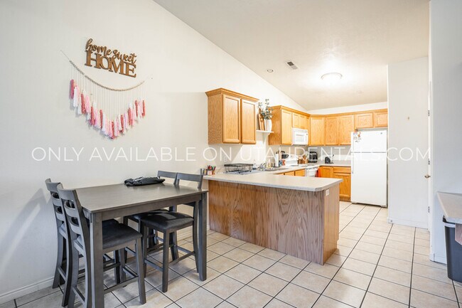 Photo - 1969 N Canyon Rd