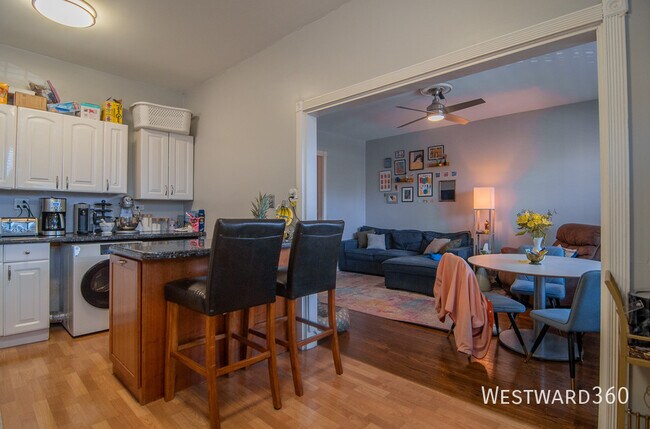 Photo - 4424 N Racine Ave Unidad #2N