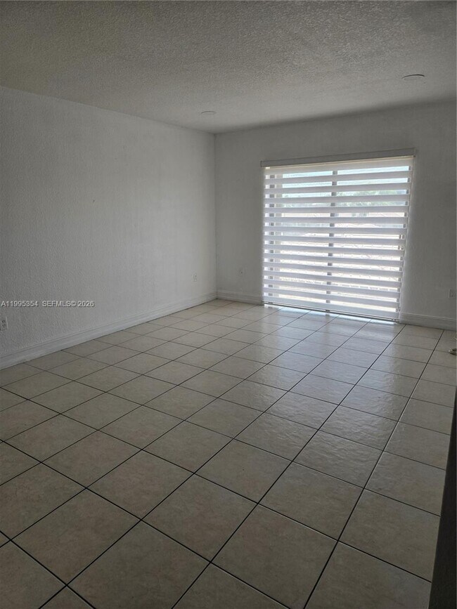 Photo - 8425 NW 8th St Unidad 409