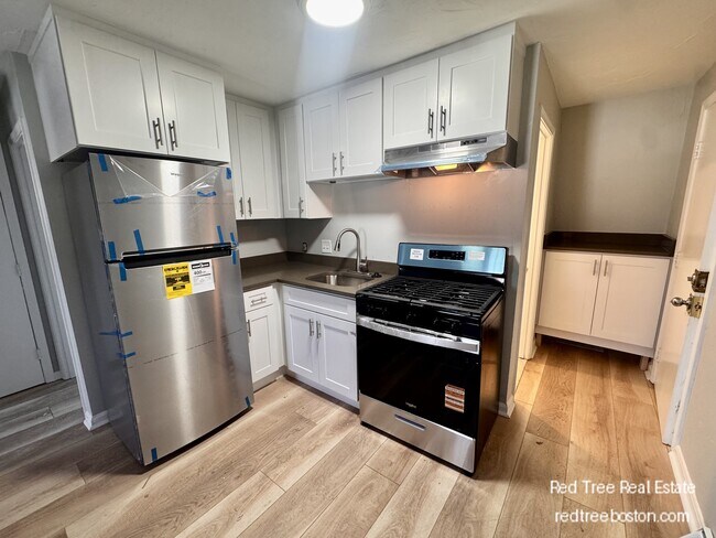 Photo - 68 Readville St