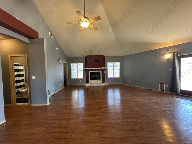Photo - Beautiful 3 bedroom 2 bathroom home.