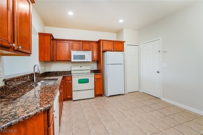 Building Photo - 17570 Cherry Ridge Ln