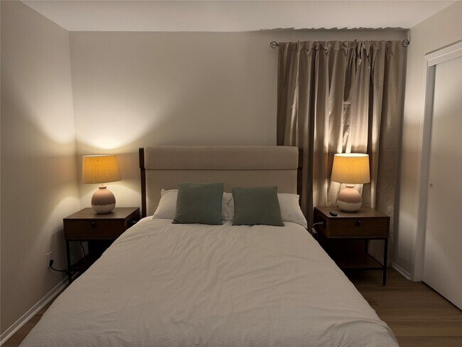 Photo - 2012 Brun St Unidad A