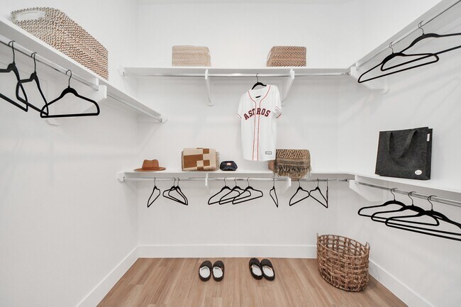 Photo - 15635 Memorial Dr Unidad 140