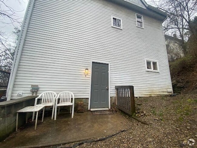 Building Photo - 150 Wellen Ave Unit 150 B Rental