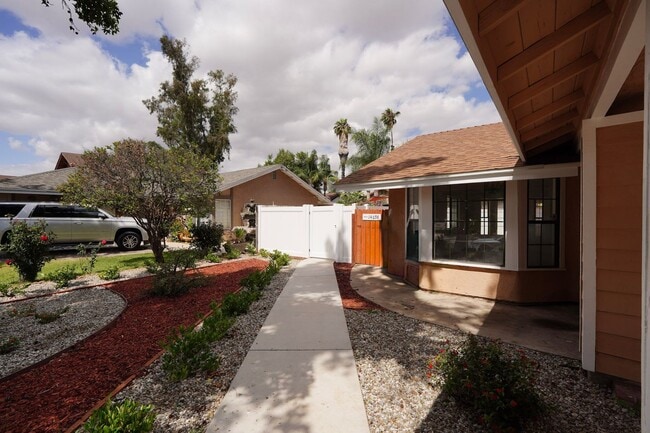 Photo - 14696 Joshua Tree Ave Unit 14698 Joshua Tree Avenue