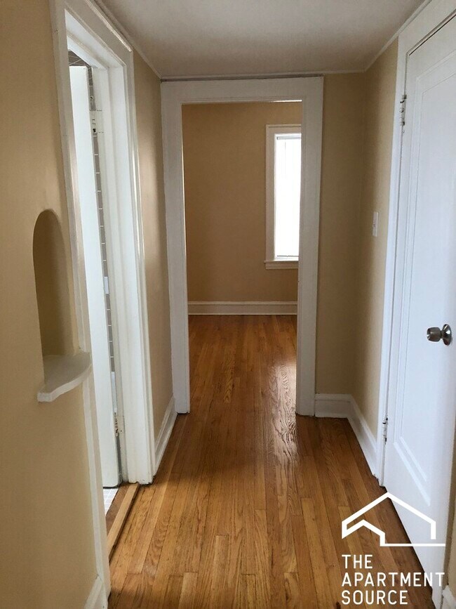 Photo - 4454 W Diversey Ave Unidad 3