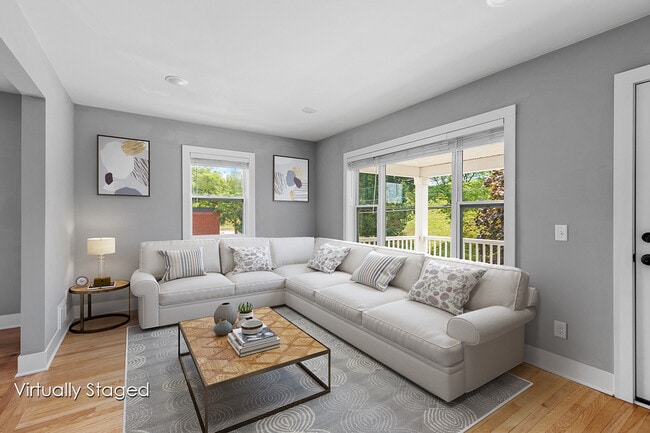 Photo - 621 3rd St NW