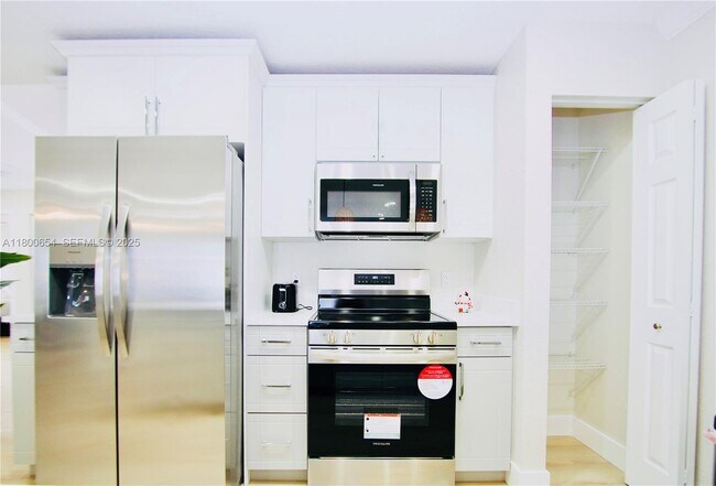 Photo - 244 NW 6th Ave