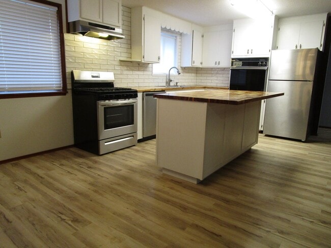 Photo - 901 N Fruitdale Rd