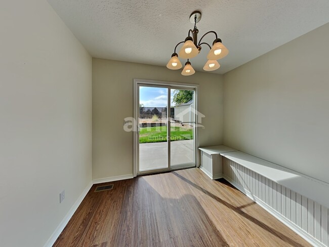 Photo - 627 N Mudstone Way