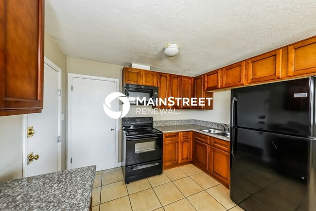 3 Bedroom Pet-Friendly Home in Phoenix, AZ with Main Street Renewal